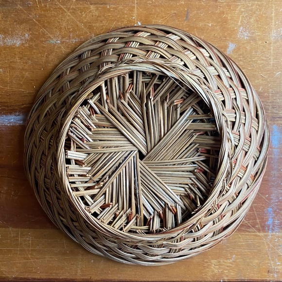 Vintage Wicker Woven Wall Basket - Picture 5 of 7